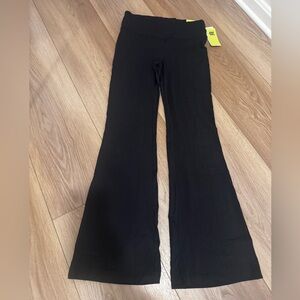 All in Motion Black Everyday Soft Crossover Flare Legging